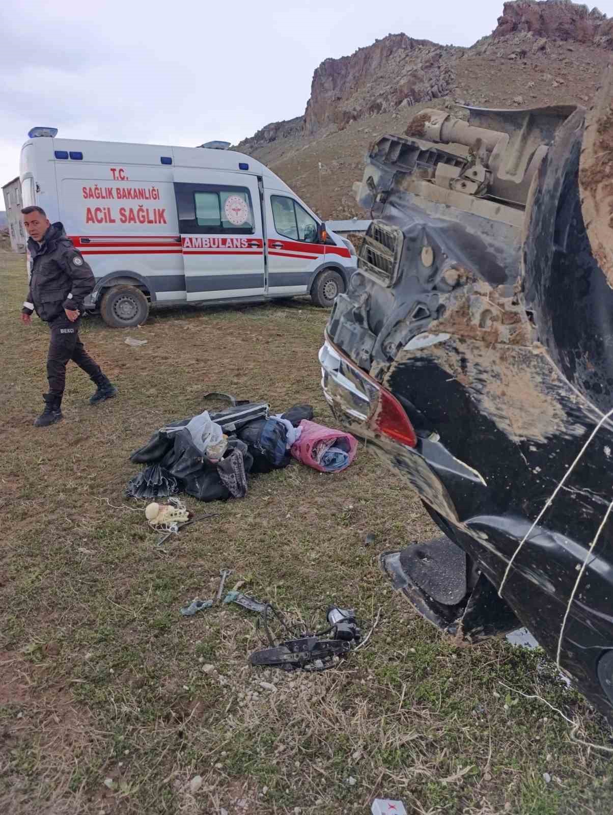 Van’da Muradiye-Çaldıran yolunda kaza: 1 ölü, 2 yaralı
