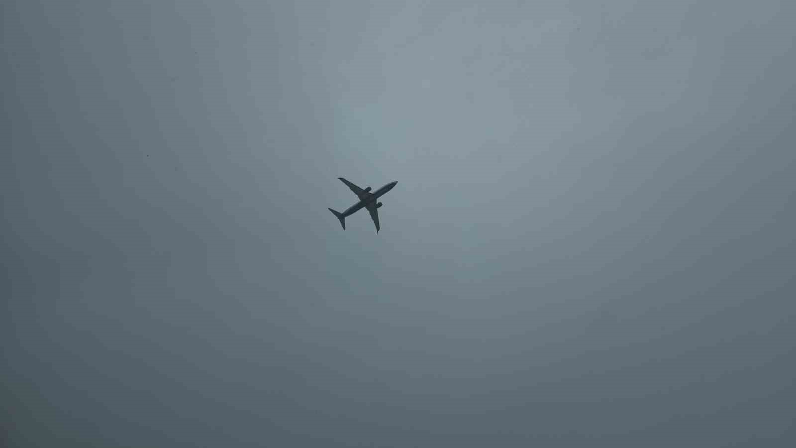 Van’da nisan karı: 93 yerleşim yerinin yolu kapandı, İzmir uçağı inemedi
Van’da nisan karı: 93 yerleşim yerinin yolu kapandı, İzmir uçağı inemedi