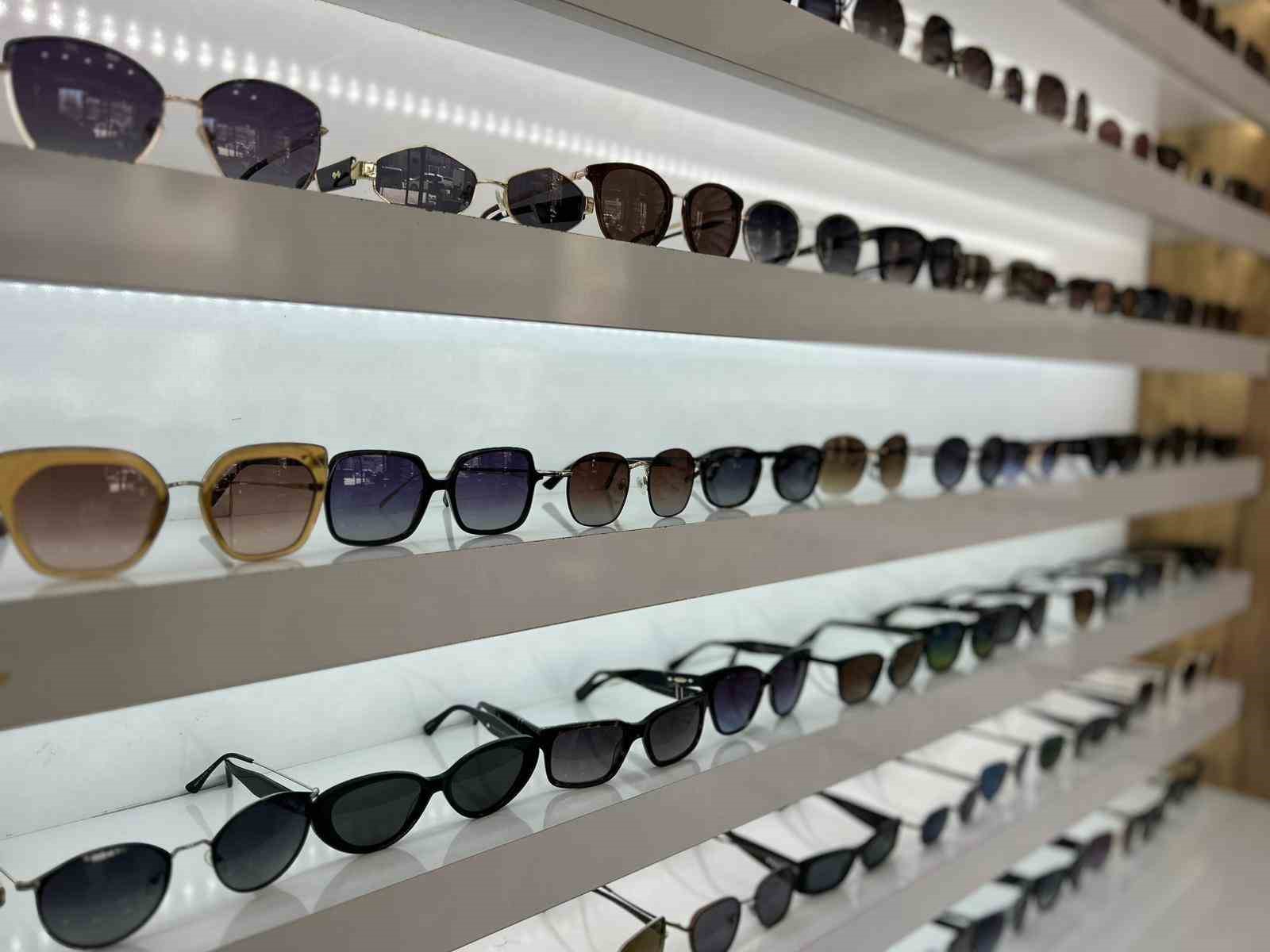 Van’da optisyenlerden sahte güneş gözlüğü uyarısı
