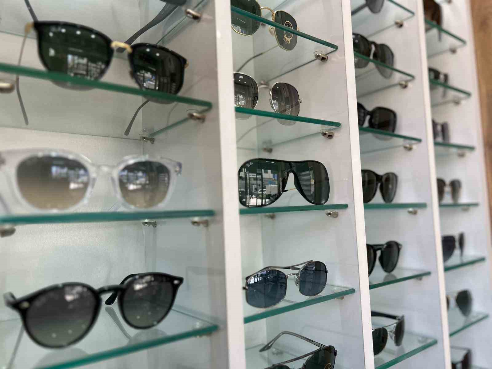 Van’da optisyenlerden sahte güneş gözlüğü uyarısı
