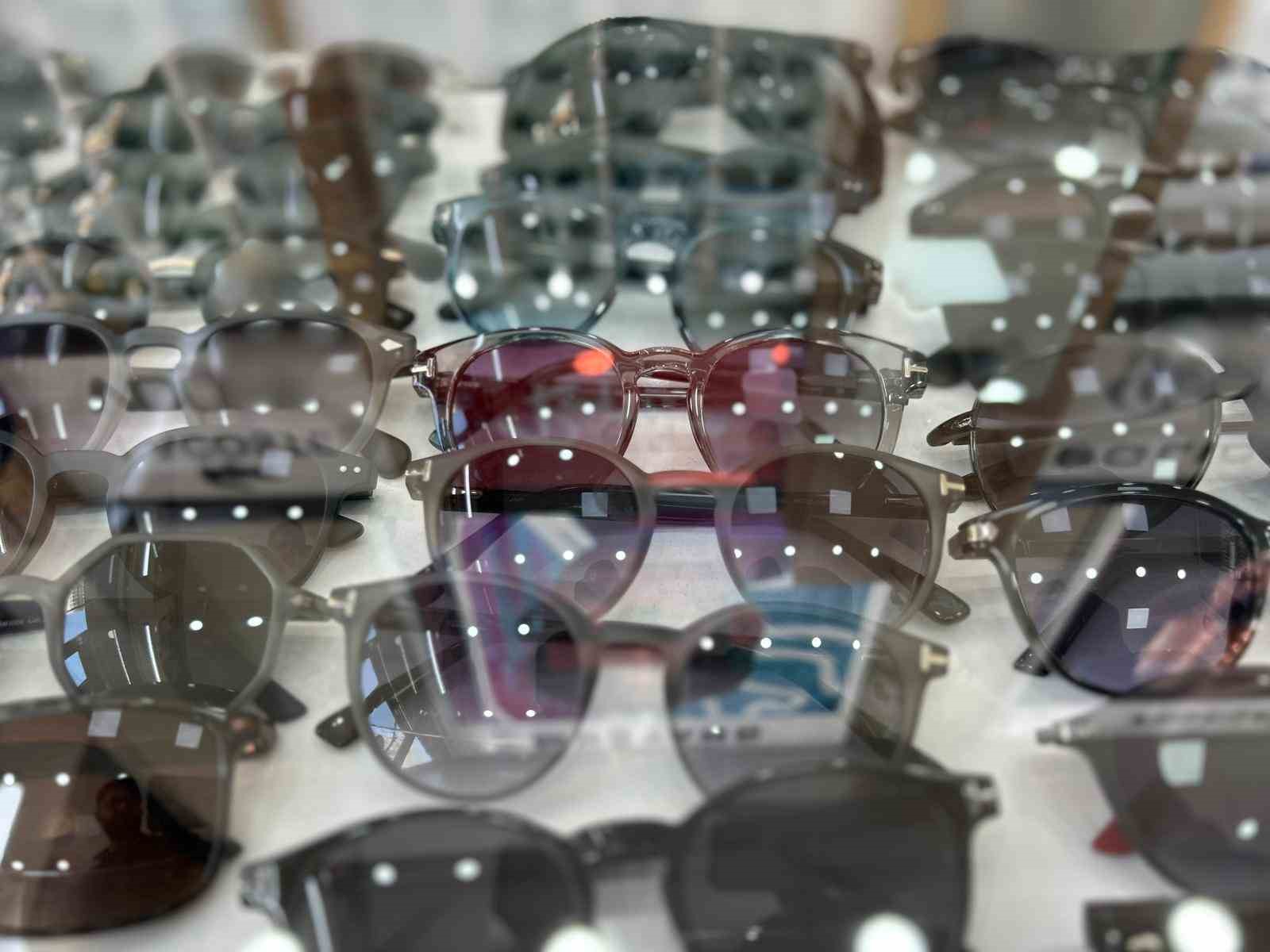 Van’da optisyenlerden sahte güneş gözlüğü uyarısı
