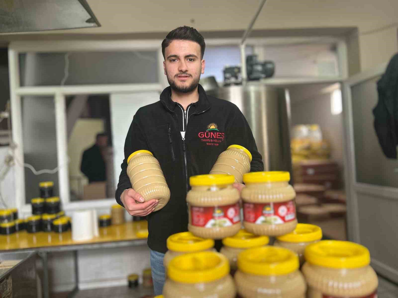 Van’da Ramazan öncesi tahin üretimi zirve yaptı
