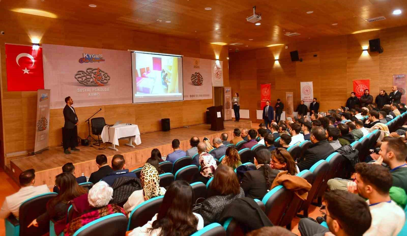 Van’da "Sosyal Psikoloji Kampı" başladı
