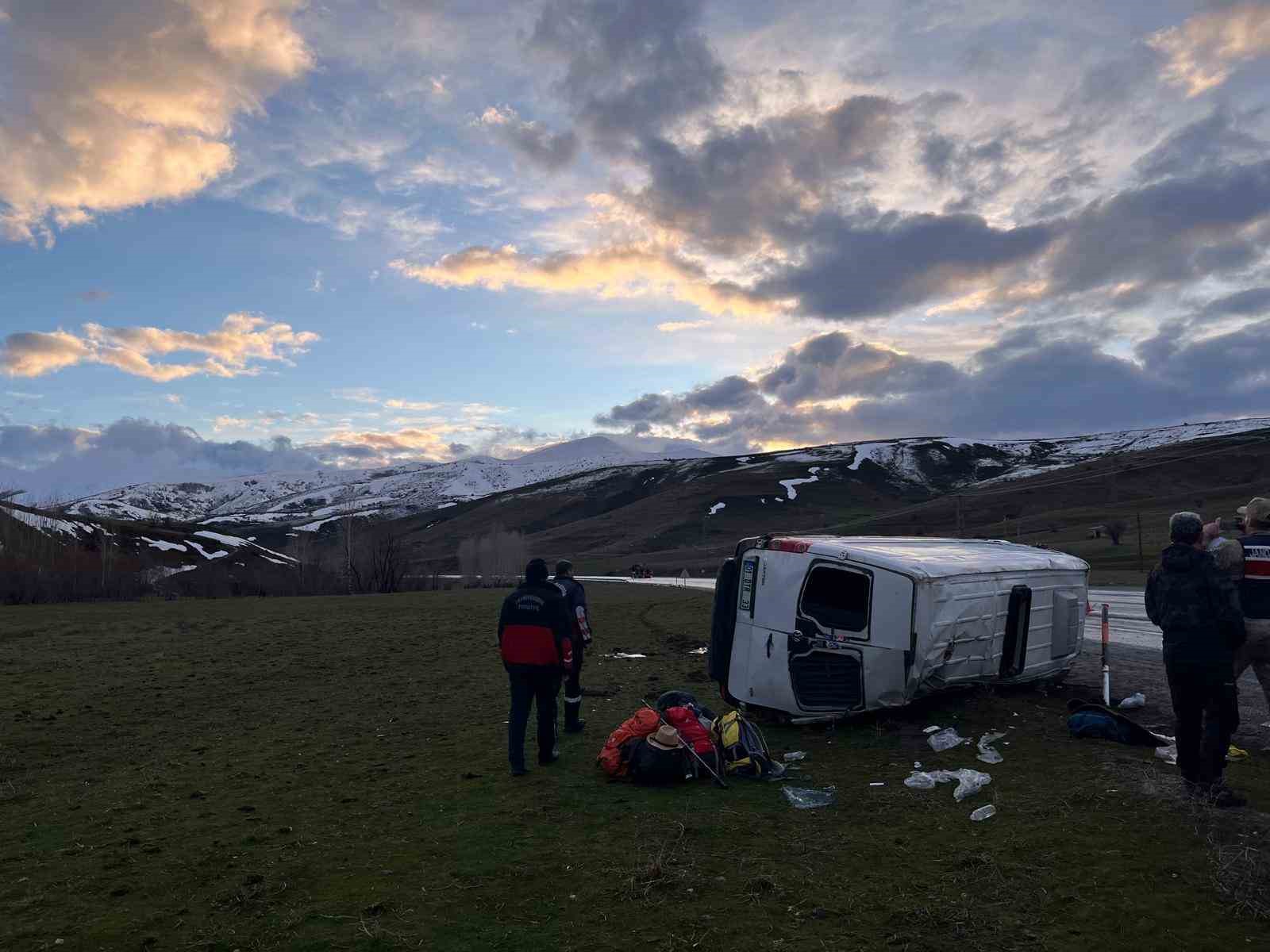Van’da trafik kazası: 11 yaralı
