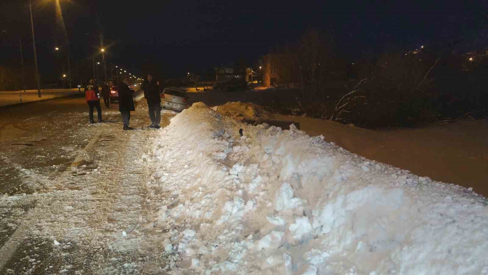 Van’da trafik kazası: 3 yaralı
