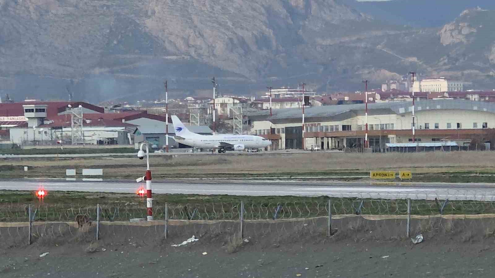 Van’da yakalanan düzensiz göçmenler sınır dışı edildi
