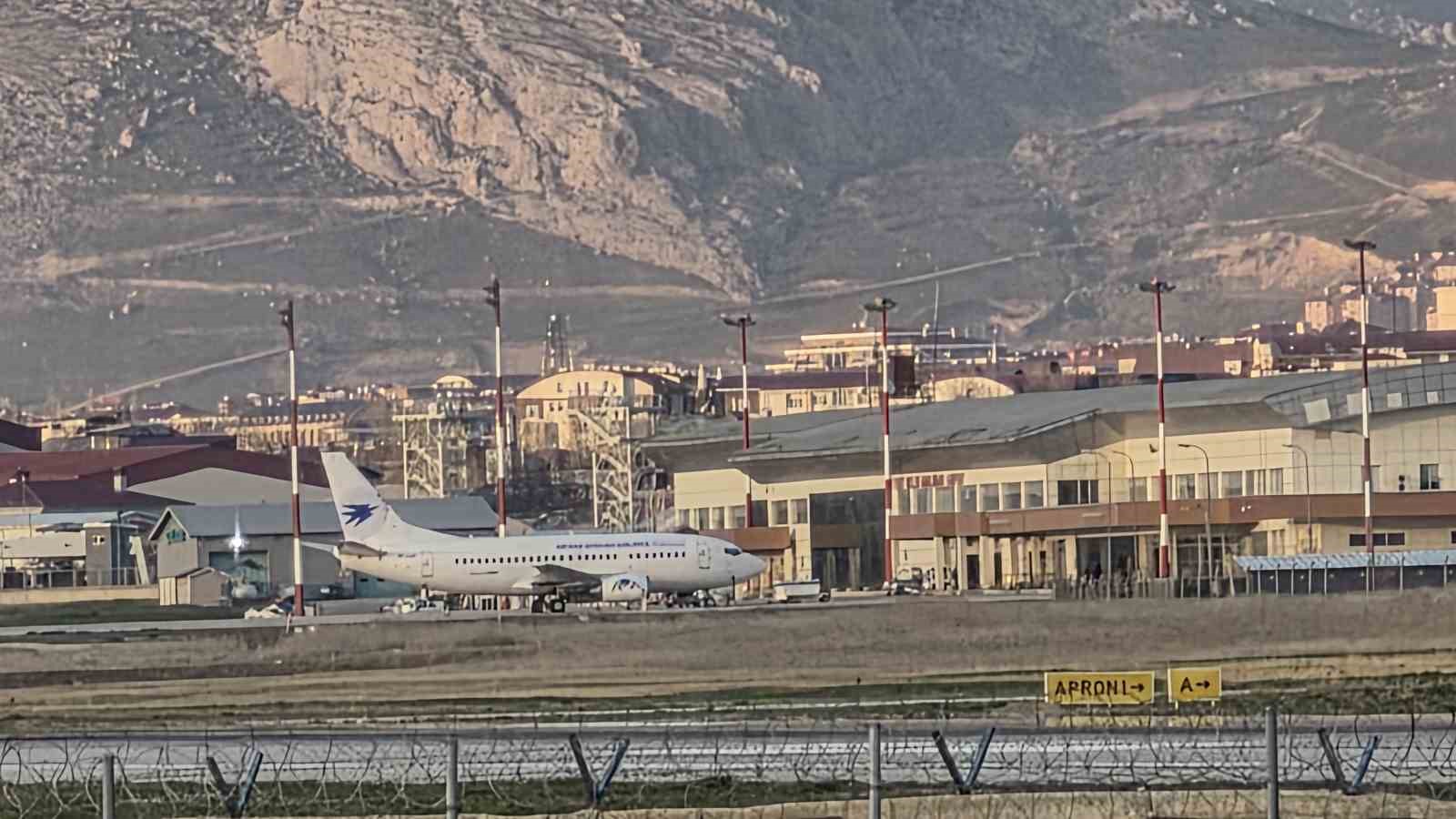 Van’da yakalanan düzensiz göçmenler sınır dışı edildi
