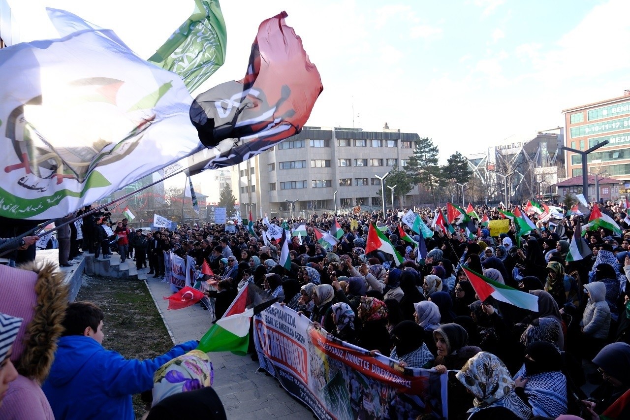 Van’daki STK’lardan İsrail’e karşı ortak tepki
