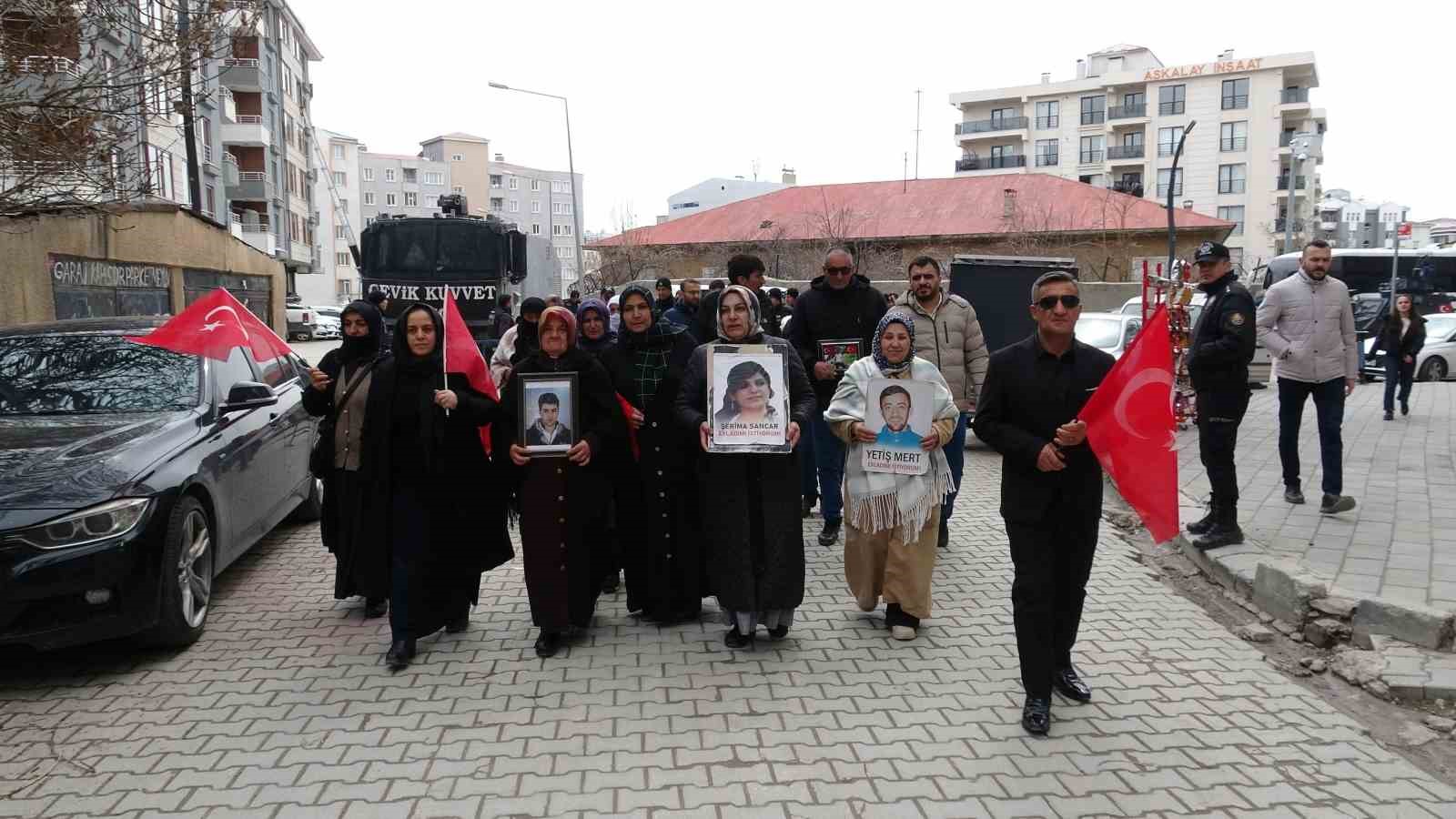 Vanlı anne: "Çocuklarımızın hayallerini çaldılar"
