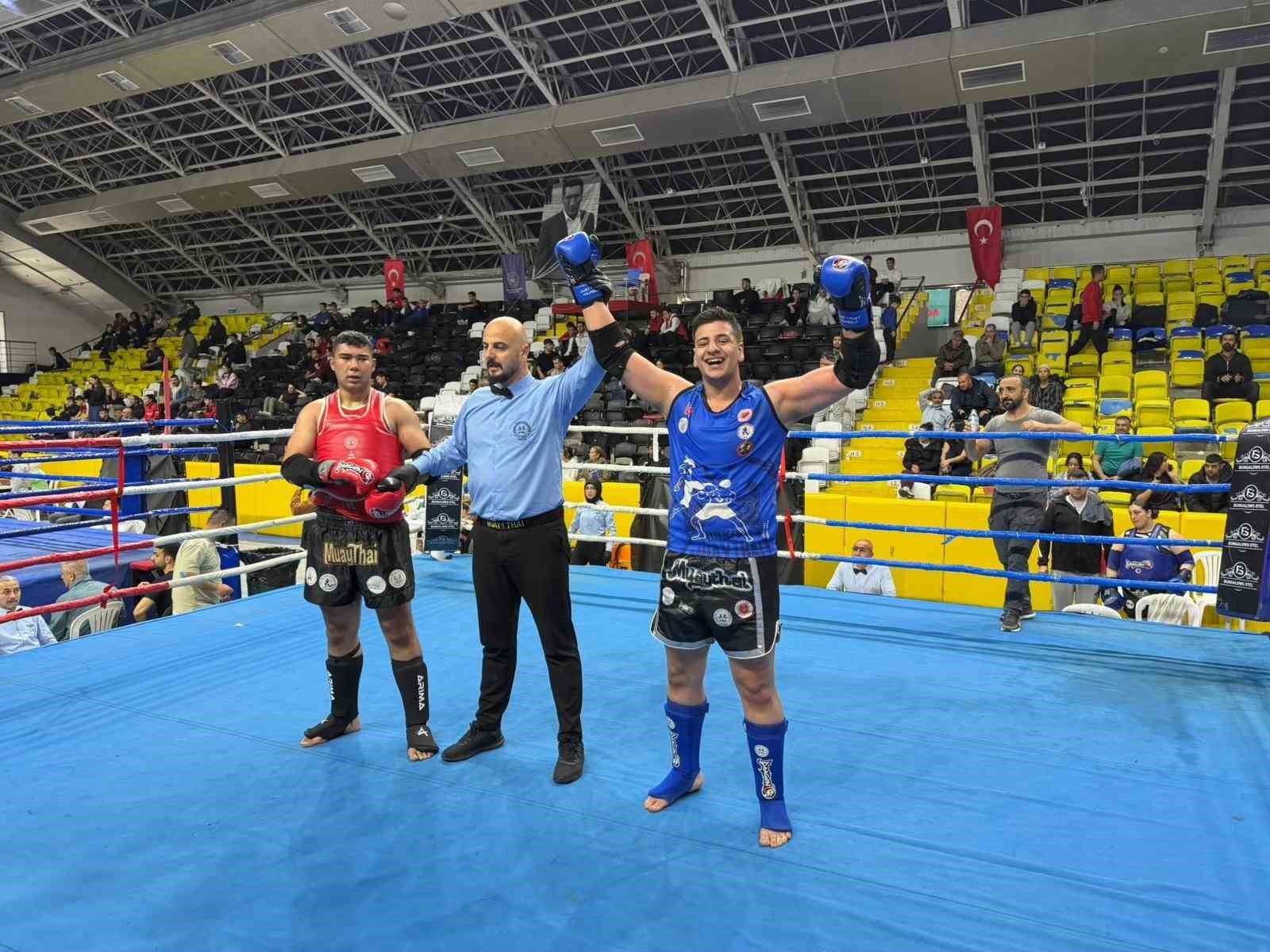 Vanlı sporcular Türkiye şampiyonasından madalyalarla döndü
