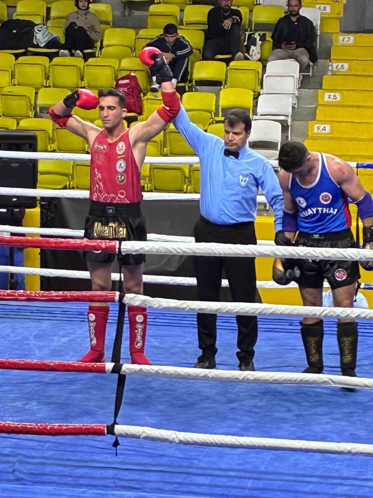 Vanlı sporcular Türkiye şampiyonasından madalyalarla döndü
