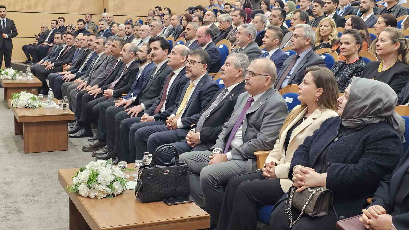 Varank: "Türkiye Yüzyılı’nı mazlum milletler için de inşa etmek mecburiyetindeyiz"
