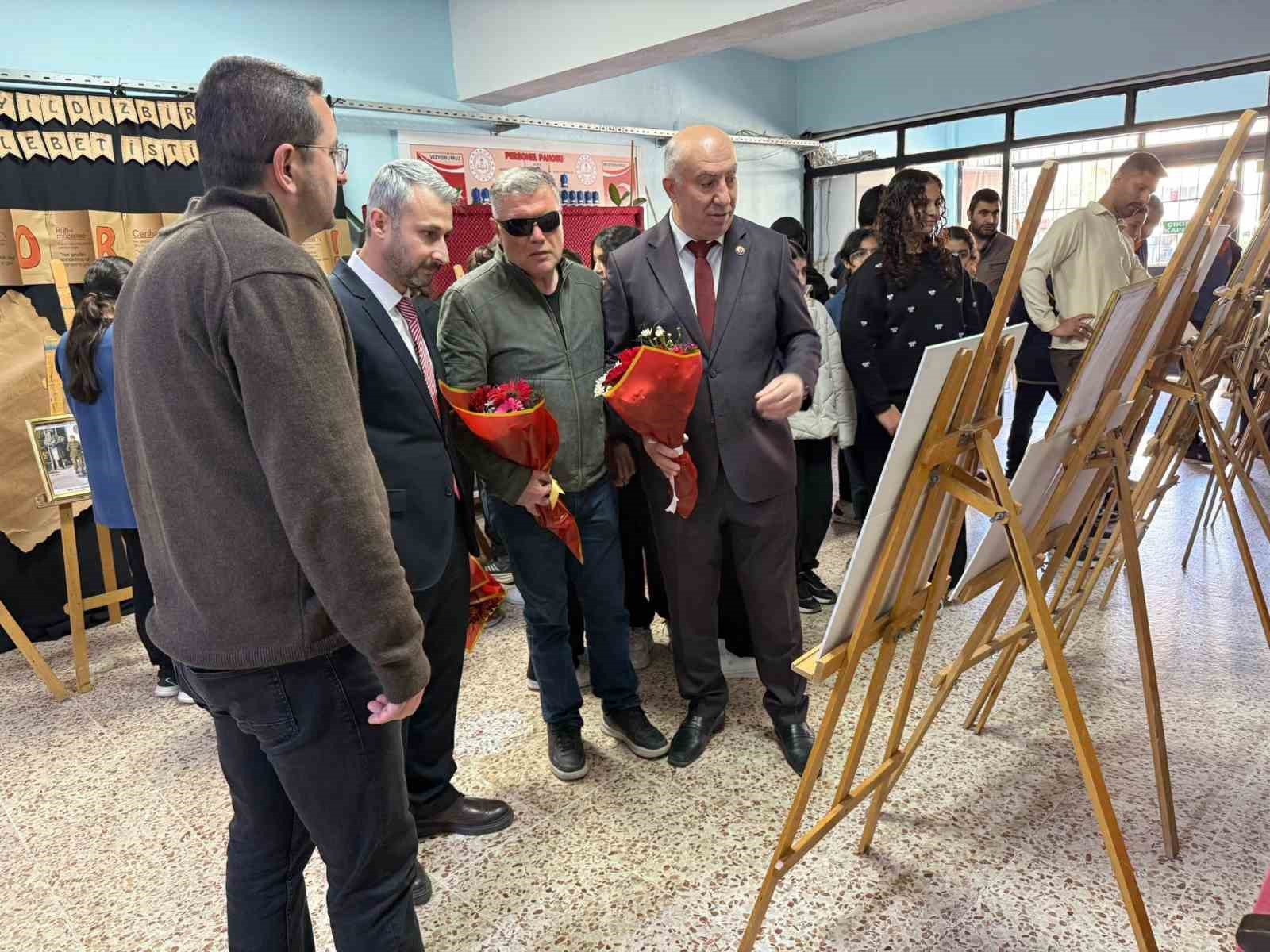 Vatan ve kahramanlık ruhu genç nesillere anlatıldı
Vatan ve kahramanlık ruhu genç nesillere anlatıldı