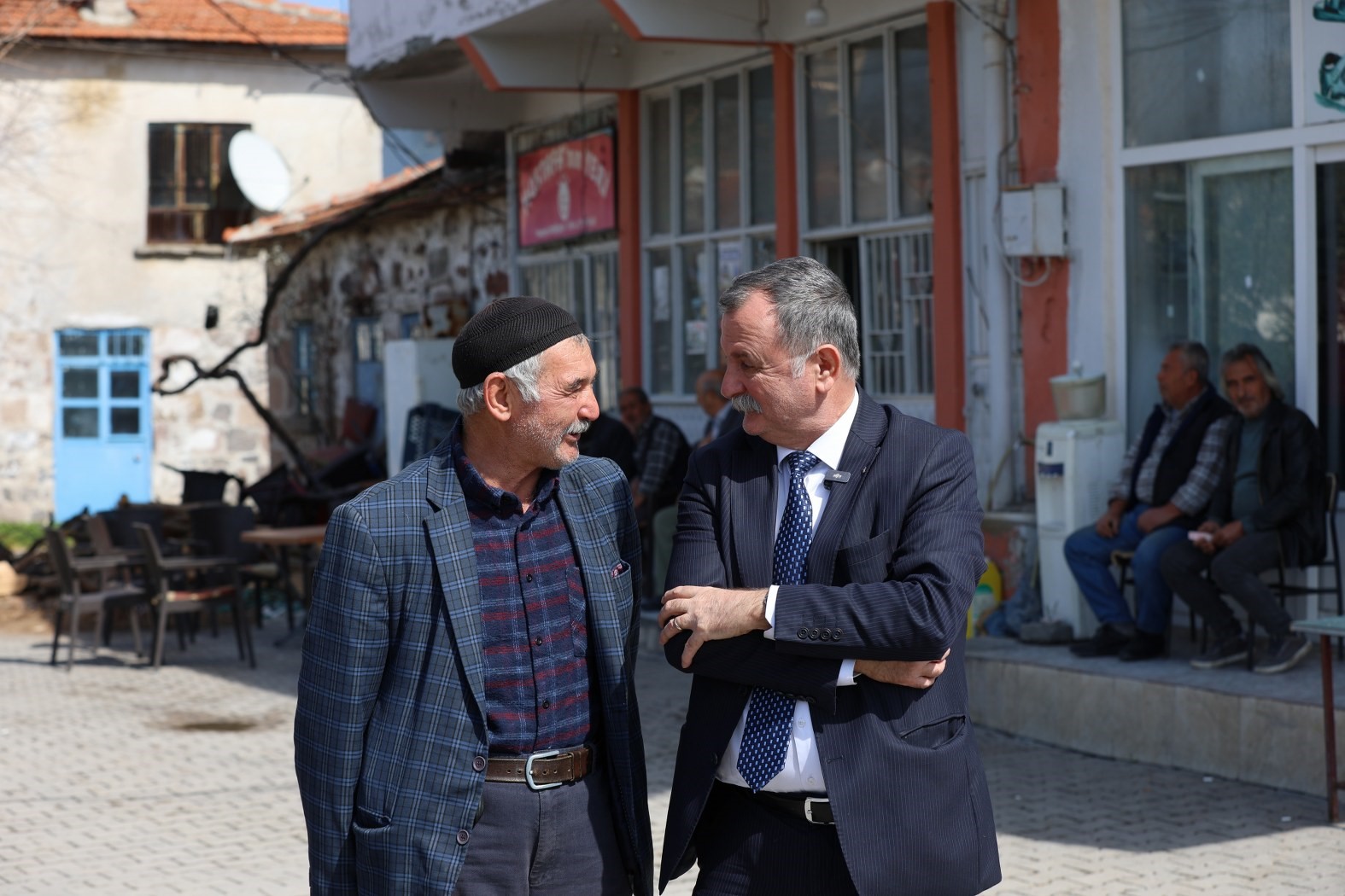 Vatandaşların talepleri dinlenip çözüm üretiliyor
