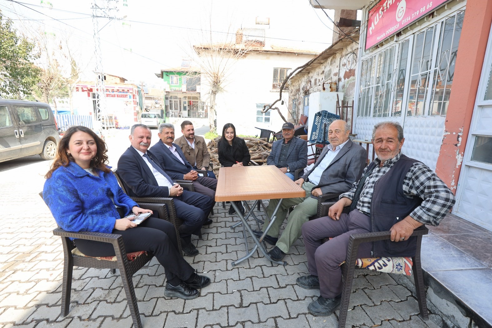 Vatandaşların talepleri dinlenip çözüm üretiliyor
