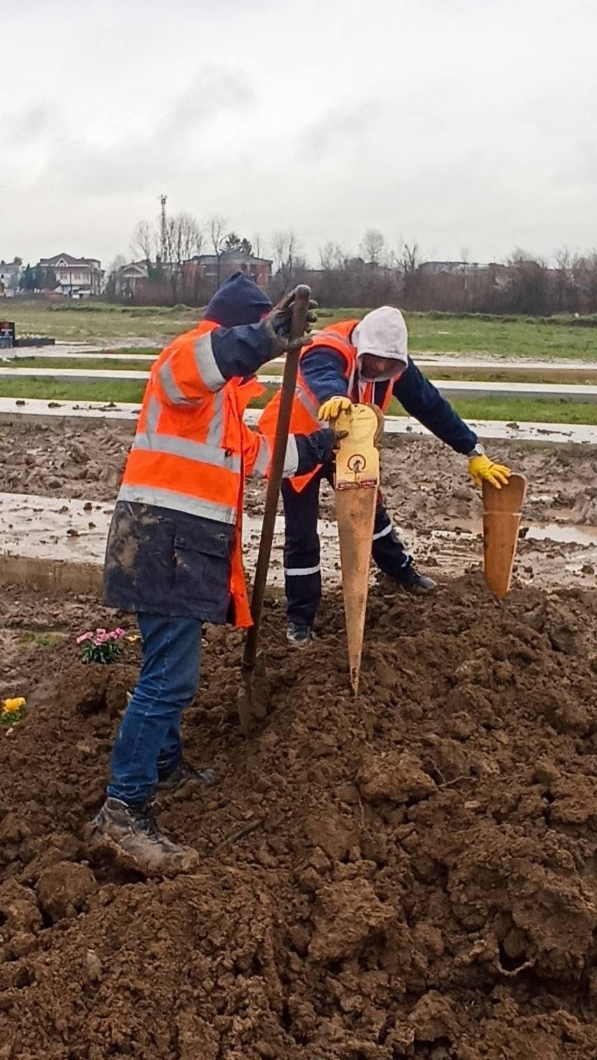 Vefat eden kaçak göçmenler Düzce’de defnedildi
