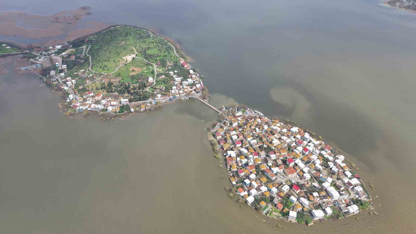 "Velhasıl sudan ibaret Bursa"nın dağı ovası suyla doldu
"Velhasıl sudan ibaret Bursa"nın dağı ovası suyla doldu