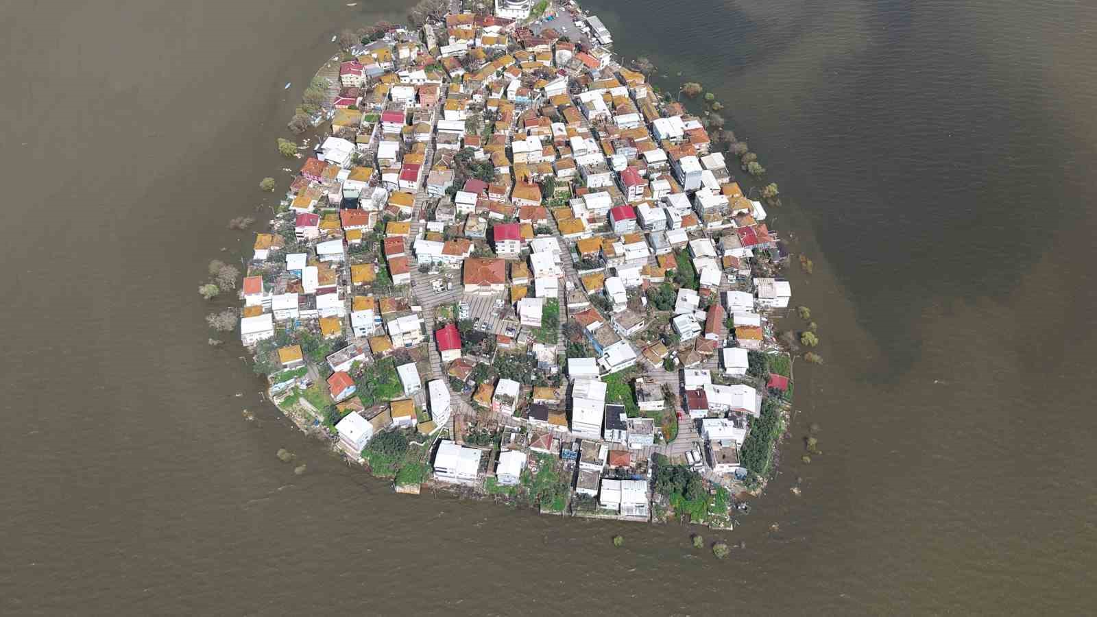 "Velhasıl sudan ibaret Bursa"nın dağı ovası suyla doldu
"Velhasıl sudan ibaret Bursa"nın dağı ovası suyla doldu