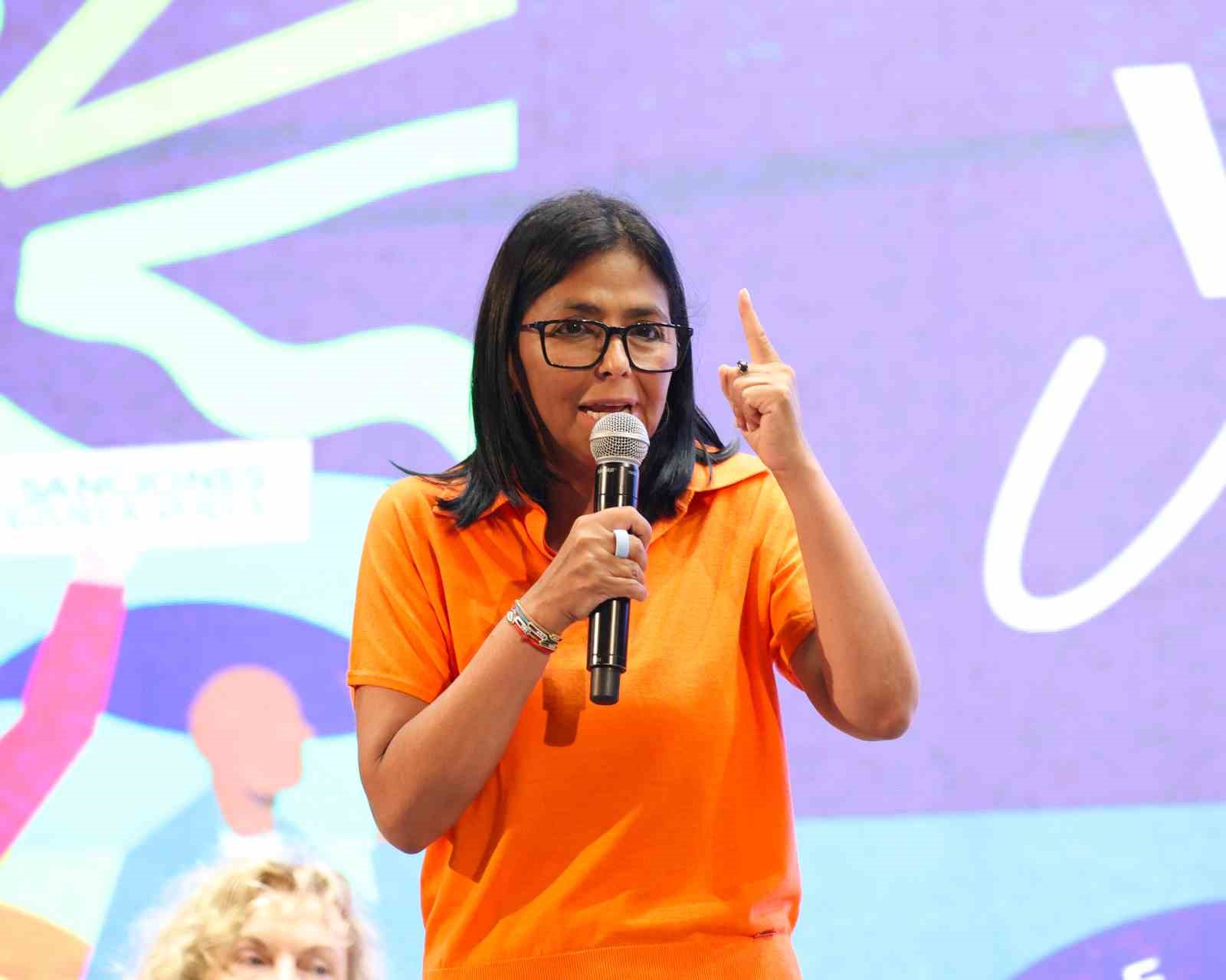 Venezuelalılar ABD yaptırımlarının kaldırılması için yürüyüş başlattı
