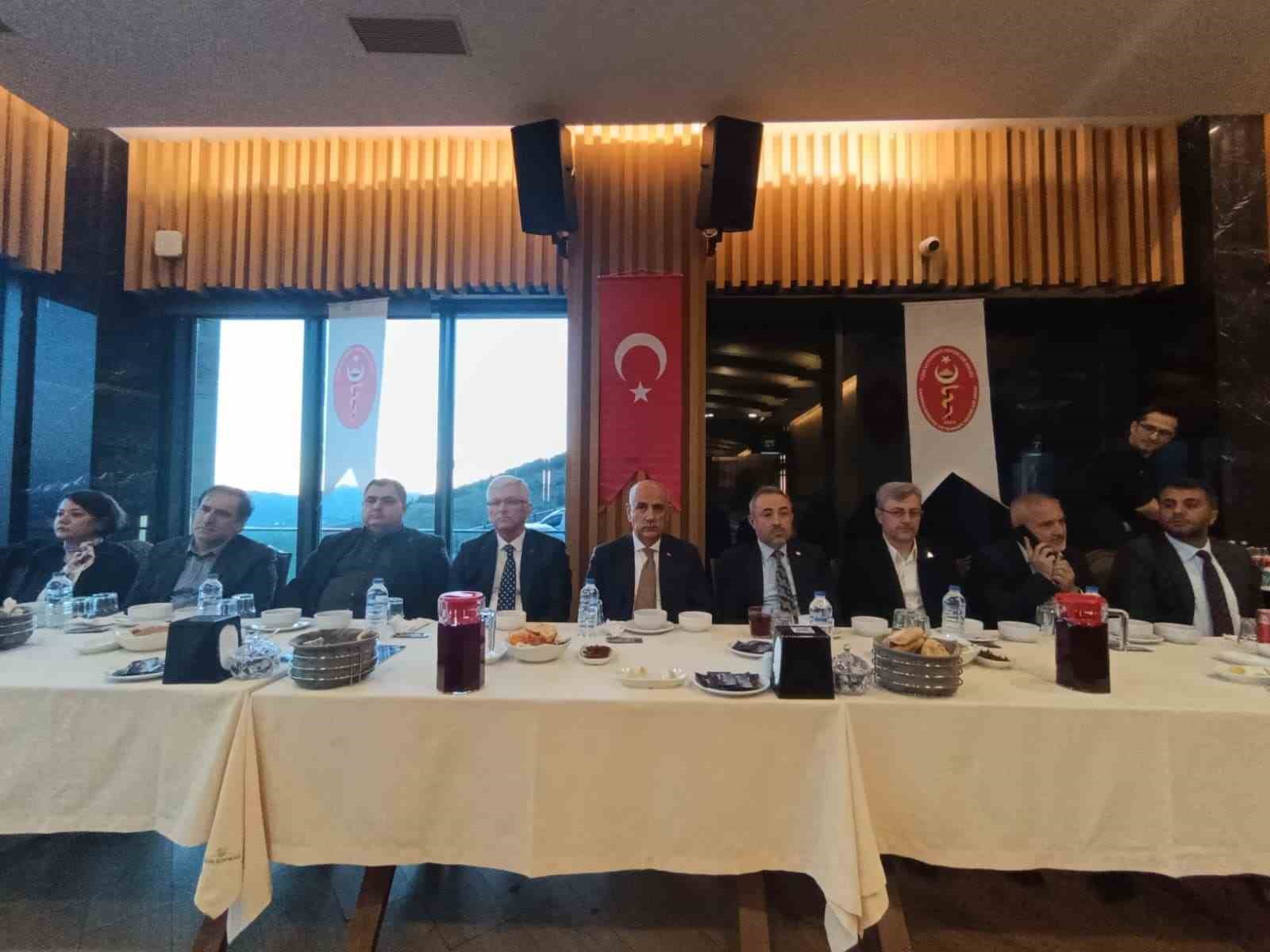 Veteriner hekimler 72. kuruluş yıl dönümünde iftarda buluştu
