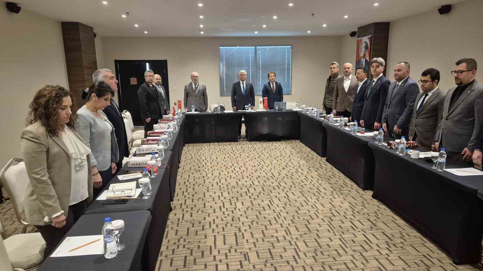 Veteriner hekimler Tekirdağ’da buluştu: Kritik başlıklar masada
Veteriner hekimler Tekirdağ’da buluştu: Kritik başlıklar masada