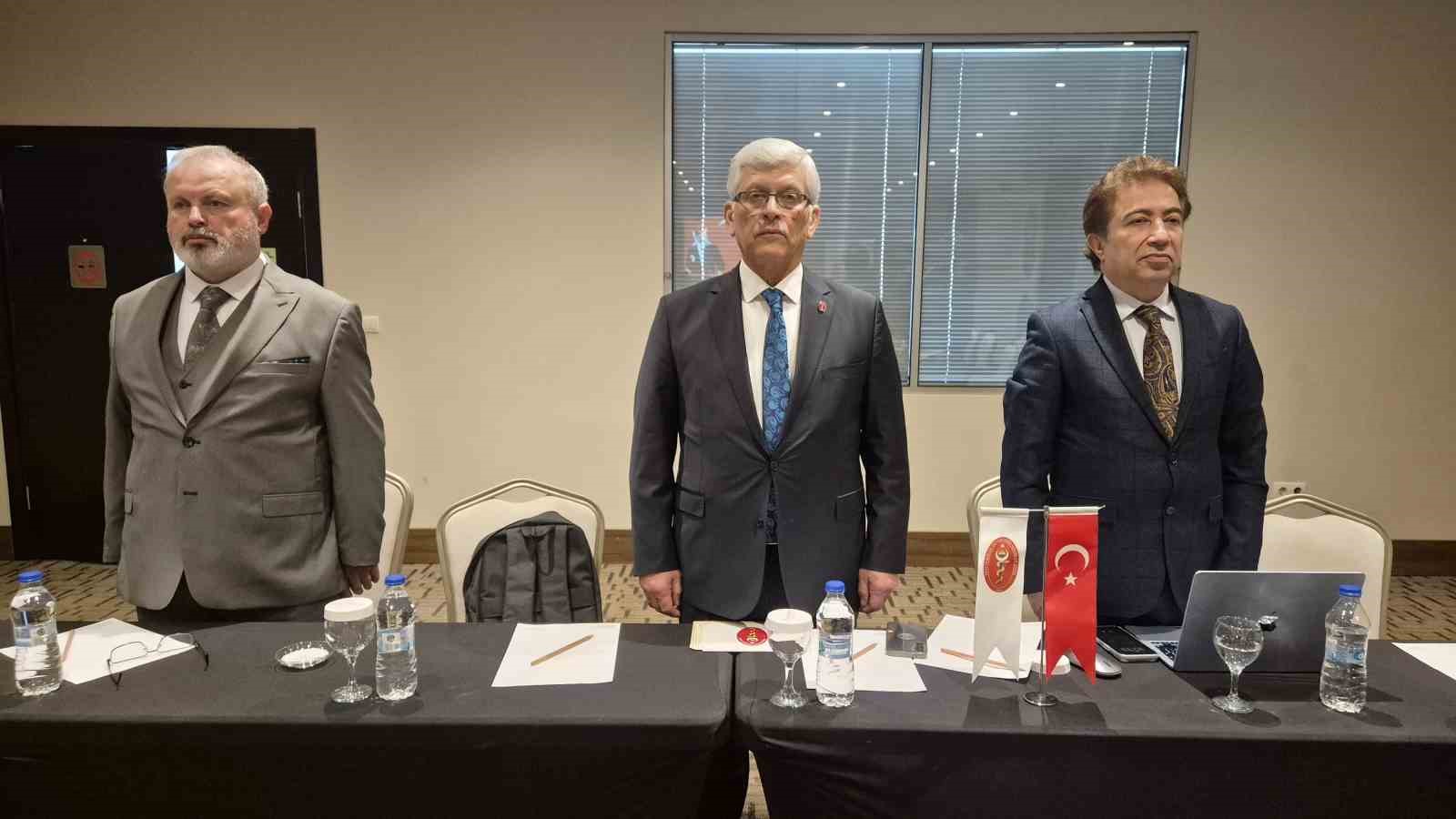 Veteriner hekimler Tekirdağ’da buluştu: Kritik başlıklar masada
Veteriner hekimler Tekirdağ’da buluştu: Kritik başlıklar masada