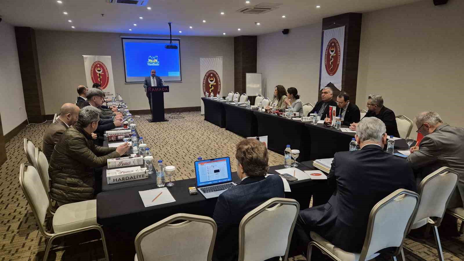 Veteriner hekimler Tekirdağ’da buluştu: Kritik başlıklar masada
Veteriner hekimler Tekirdağ’da buluştu: Kritik başlıklar masada