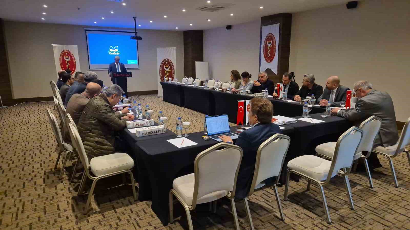 Veteriner hekimler Tekirdağ’da buluştu: Kritik başlıklar masada
Veteriner hekimler Tekirdağ’da buluştu: Kritik başlıklar masada