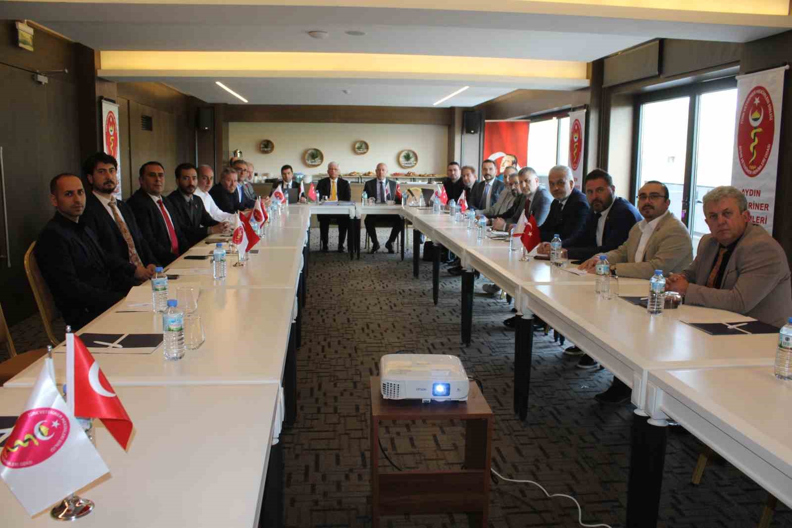 Veterinerlerin sorunları Aydın’da görüşüldü
