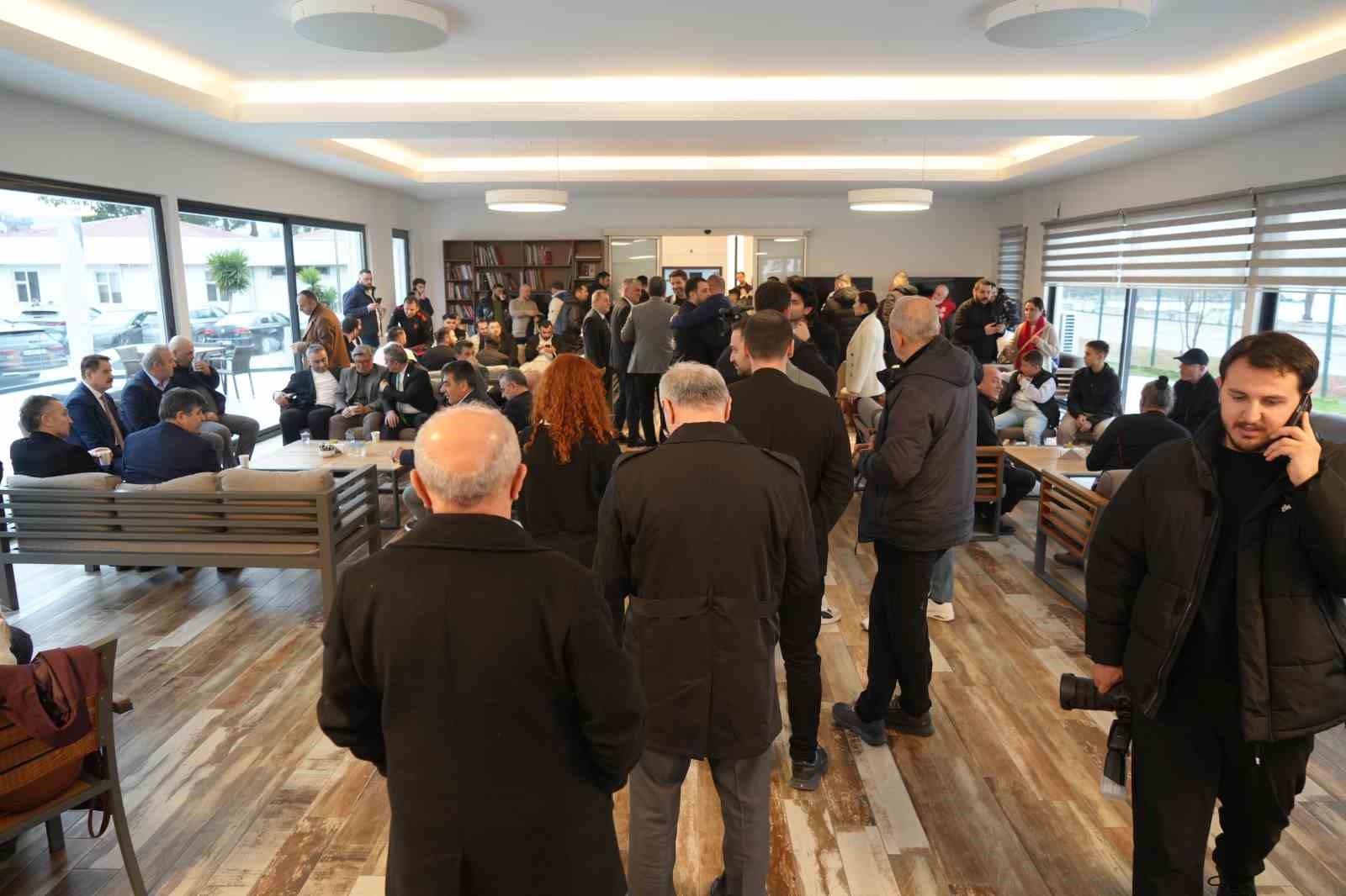 Veysel Bilen: "Samsunspor’un hedefi kupa finali ve Avrupa"
Veysel Bilen: "Samsunspor’un hedefi kupa finali ve Avrupa"