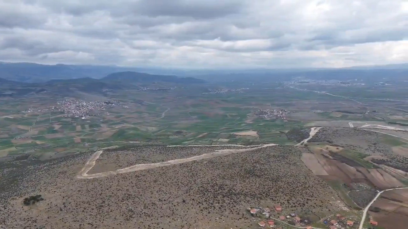 Vezirköprü OSB’de yatırım hamlesi: 1 milyon metrekarelik alan tahsise açıldı
Vezirköprü OSB’de yatırım hamlesi: 1 milyon metrekarelik alan tahsise açıldı
