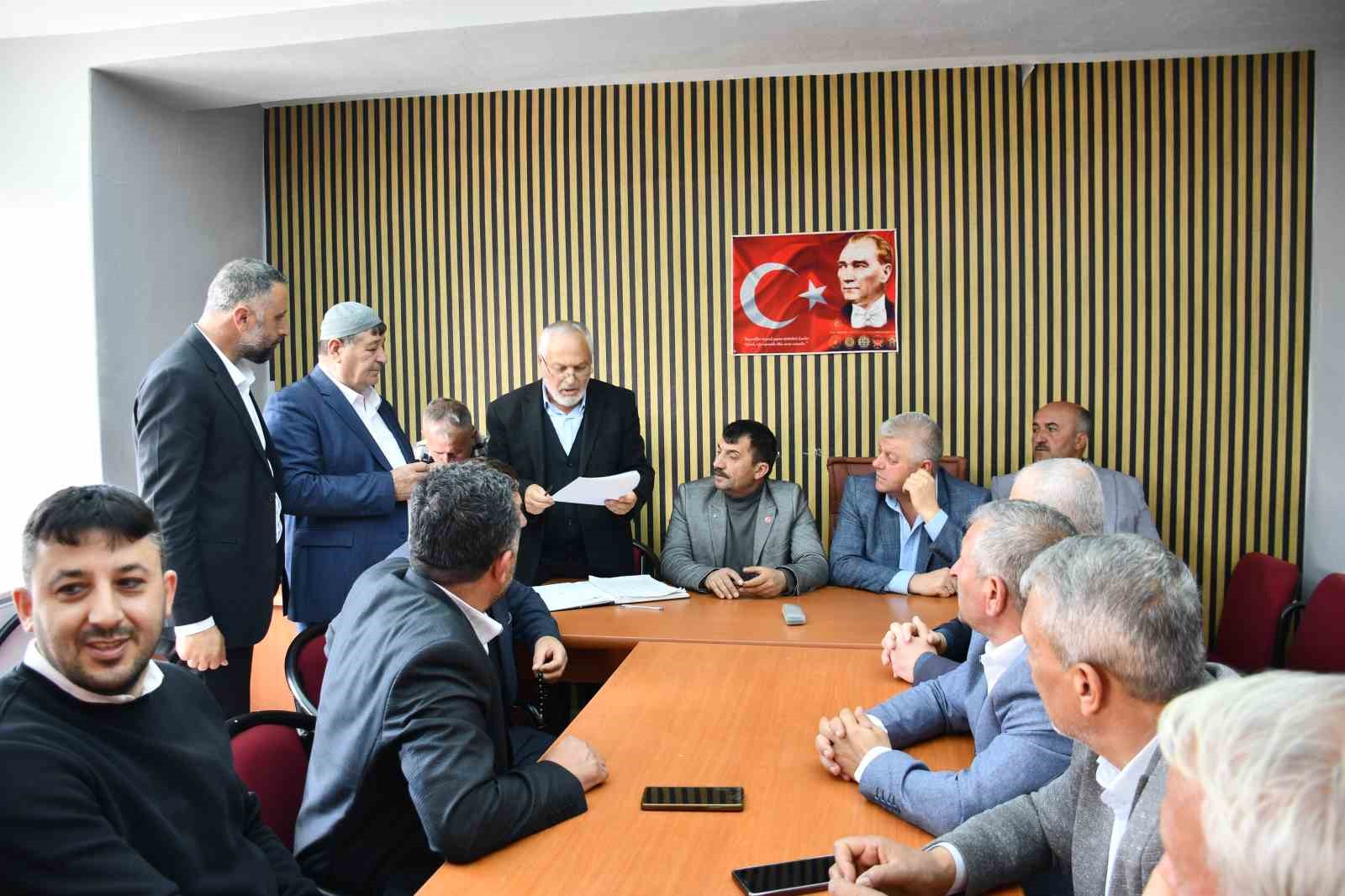 Vezirköprü’de muhtarlar derneğinde seçim: Kılıç güven tazeledi
