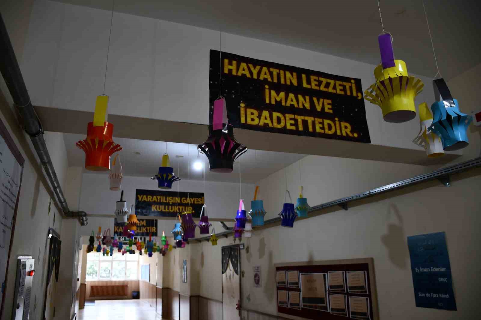 Vezirköprü’de okul koridorları Ramazan sokağına dönüştü
