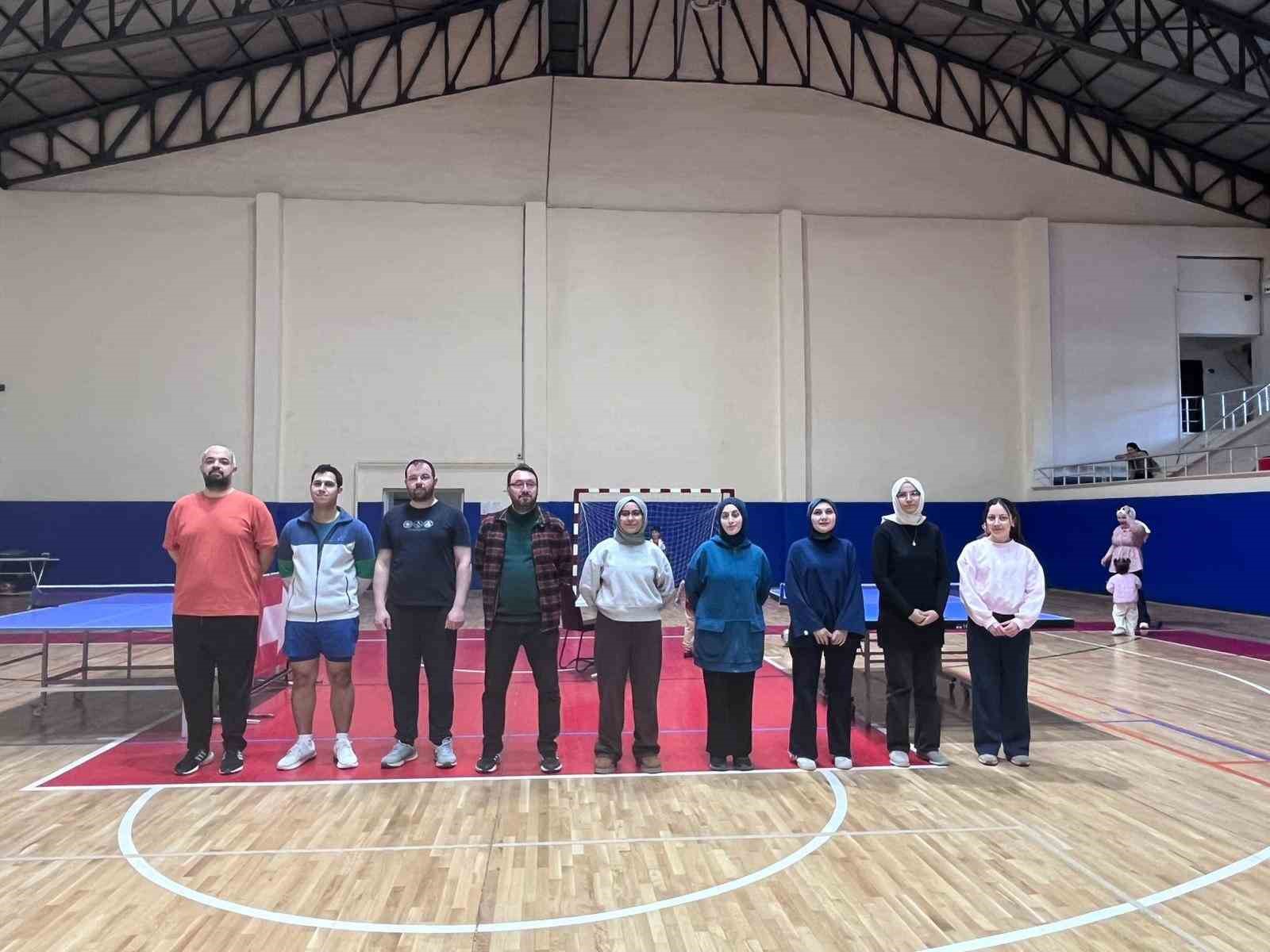 Vezirköprü’de sağlık çalışanları masa tenisi turnuvası
