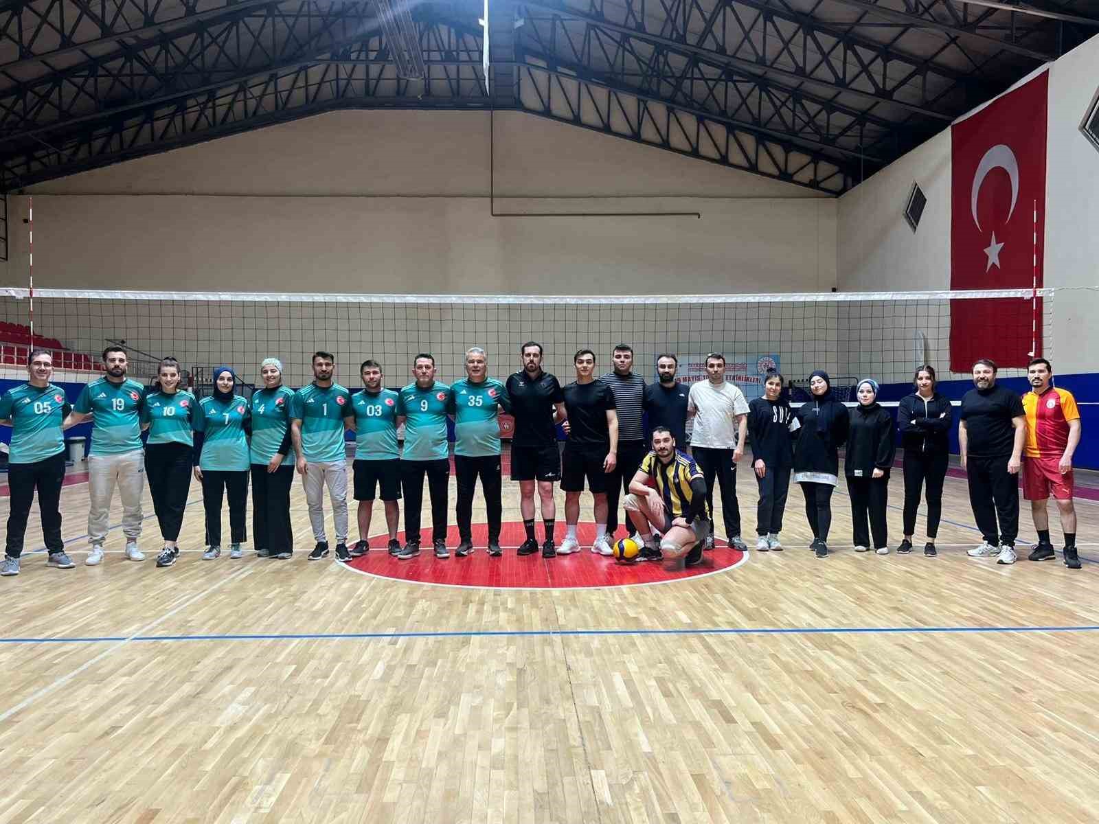 Vezirköprü’de sağlık çalışanları voleybol turnuvası
