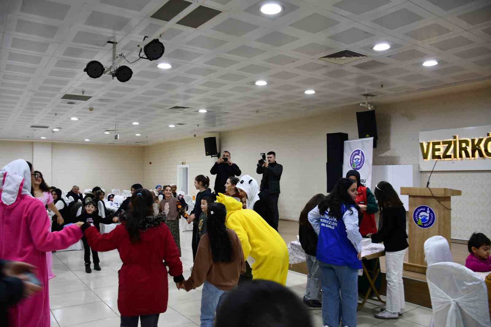 Vezirköprü’de yetim çocuklar için iftar programı
