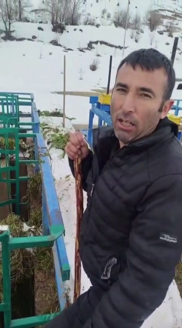 Vicdanları tonlarca suyun boşa akmasına izin vermedi, DSİ’nin yapması gerekeni kendileri yaptı
