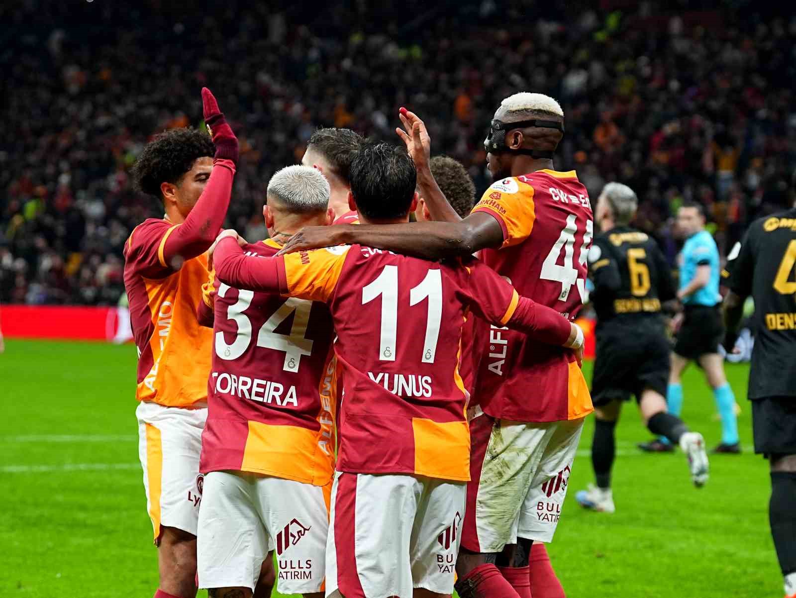 Victor Osimhen bu sezon 14. golünü attı
