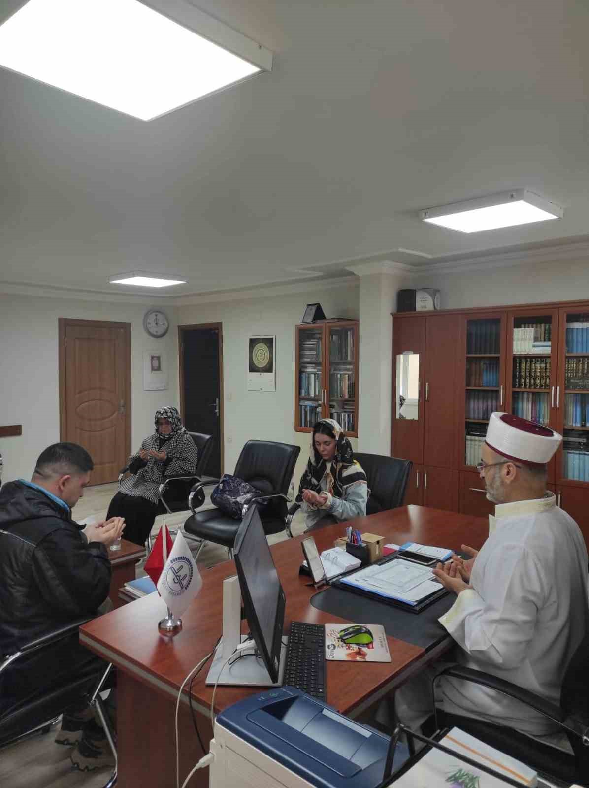 Viktoria müslüman oldu, Amine ismini aldı
