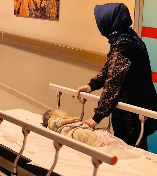 Villanın merdivenlerden düşen 1 yaşındaki çocuk ağır yaralandı
