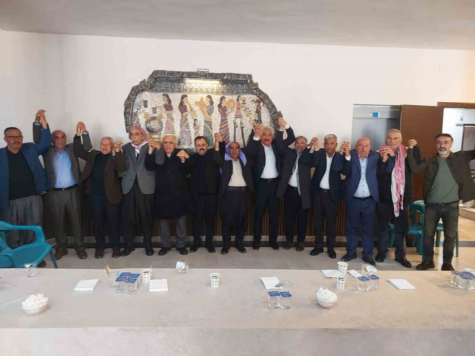 Viranşehir’de 2 kişinin öldüğü olay barışla son buldu
Viranşehir’de 2 kişinin öldüğü olay barışla son buldu