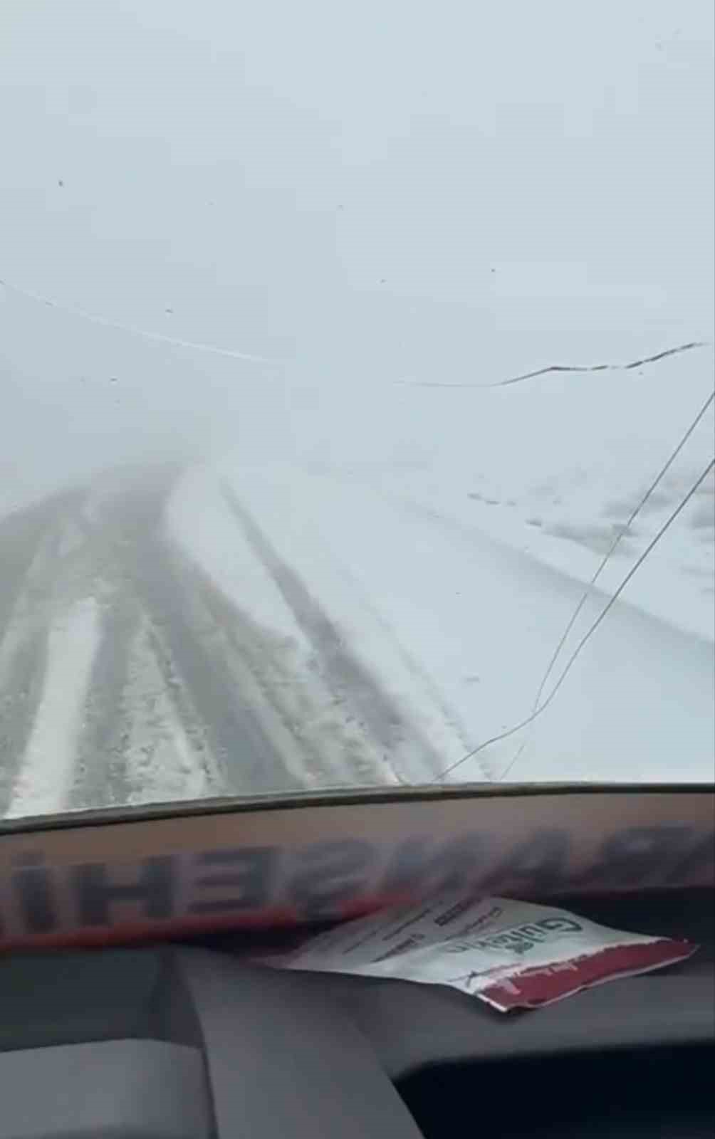 Viranşehir’de kar yağışı trafiği olumsuz etkiledi
