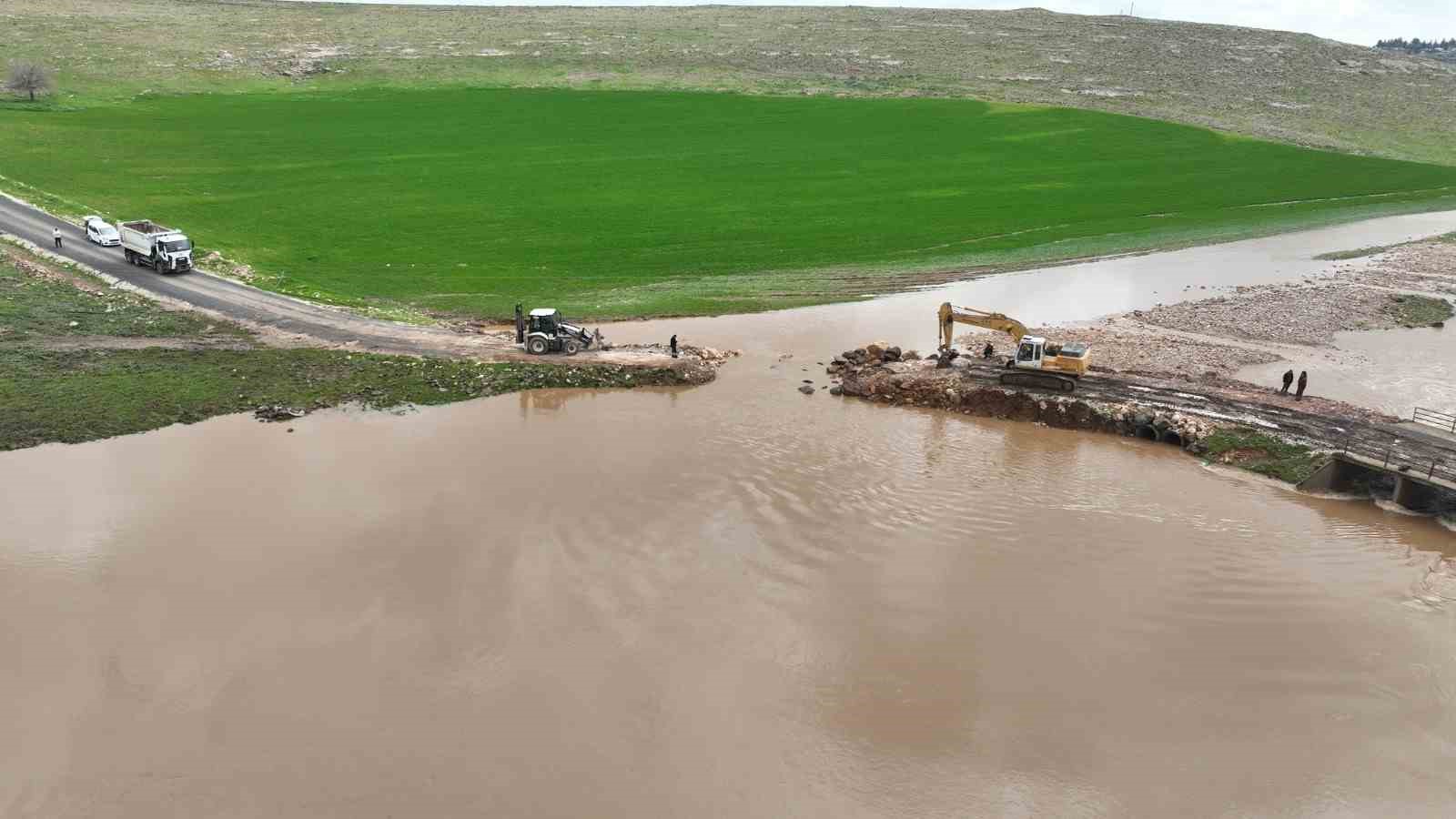 Viranşehir’de selin yaraları sarılıyor
