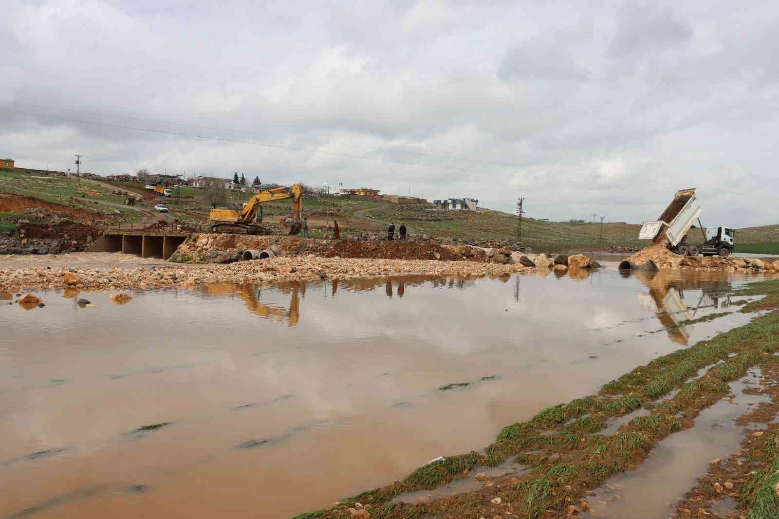 Viranşehir’de selin yaraları sarılıyor
