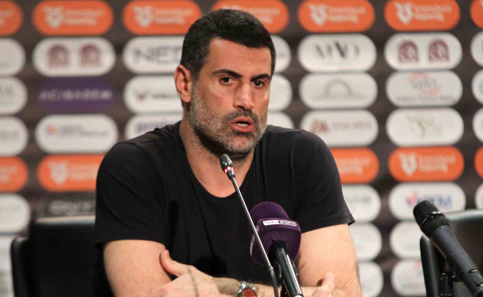 Volkan Demirel: "Türk futbolu neden gelişmiyor diyorsak hakemlerin bunda çok büyük payı var"
Volkan Demirel: "Türk futbolu neden gelişmiyor diyorsak hakemlerin bunda çok büyük payı var"