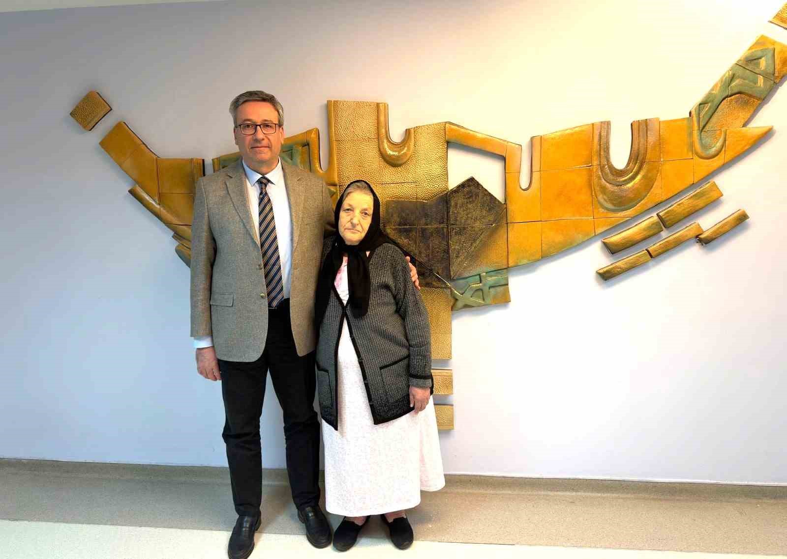 Vücudundan 3,7 kiloluk tümör çıkartılan hasta sağlığına kavuştu
