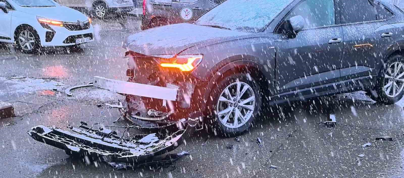 Yağış kazayı beraberinde getirdi
