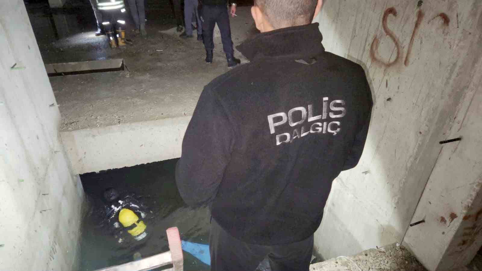 Yağışla su dolan bodrum kata düştü, hayatını kaybetti
