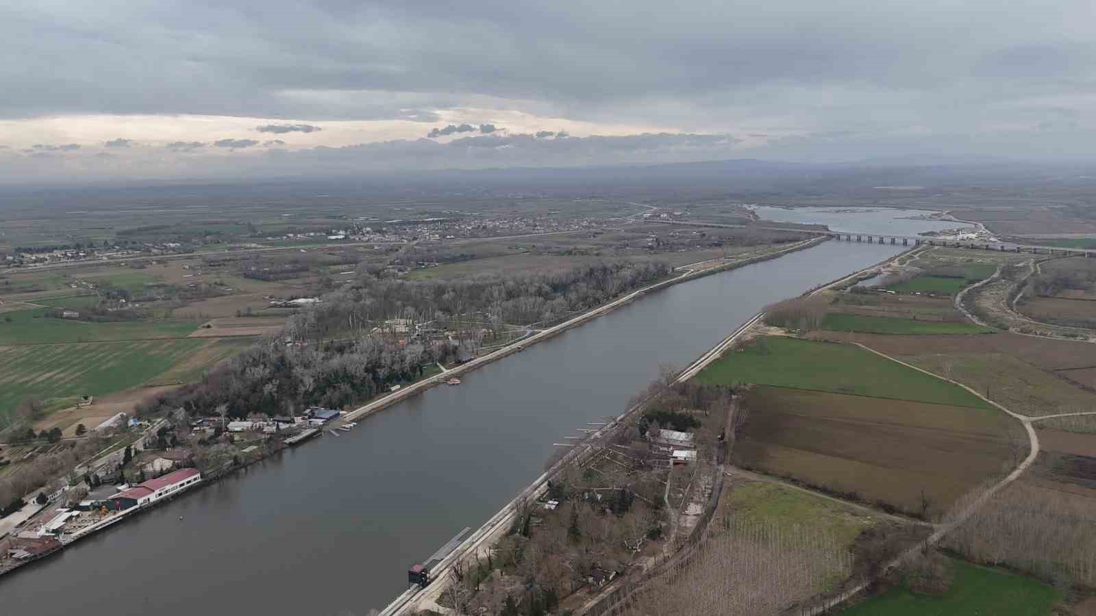 Yağışlar barajlara nefes aldırdı: Edirne’nin içme suyu güvence altında
Yağışlar barajlara nefes aldırdı: Edirne’nin içme suyu güvence altında