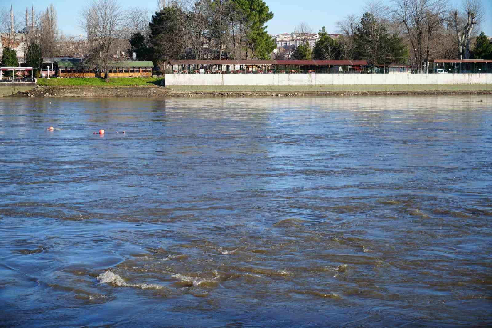 Yağışlar barajlara nefes aldırdı: Edirne’nin içme suyu güvence altında
Yağışlar barajlara nefes aldırdı: Edirne’nin içme suyu güvence altında